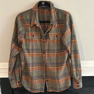 Patagonia flannel women’s medium button down